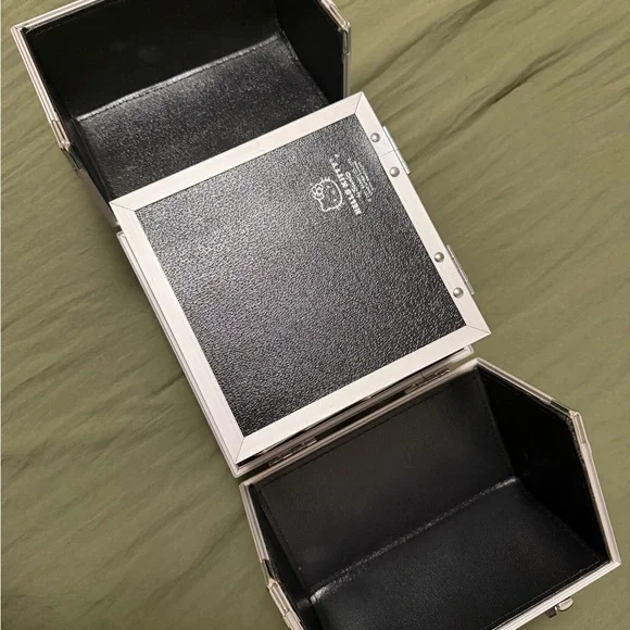 Hello Kitty Travel Make Up Box - Picture 3 of 4